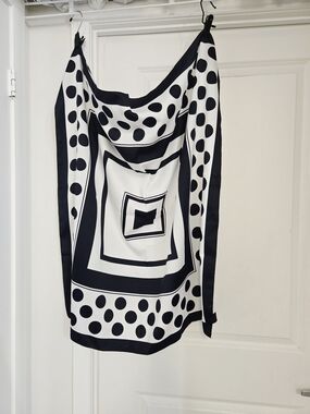 Black & White Polka Dot Square Silk-Feel Scarf Made In Italy Poliester